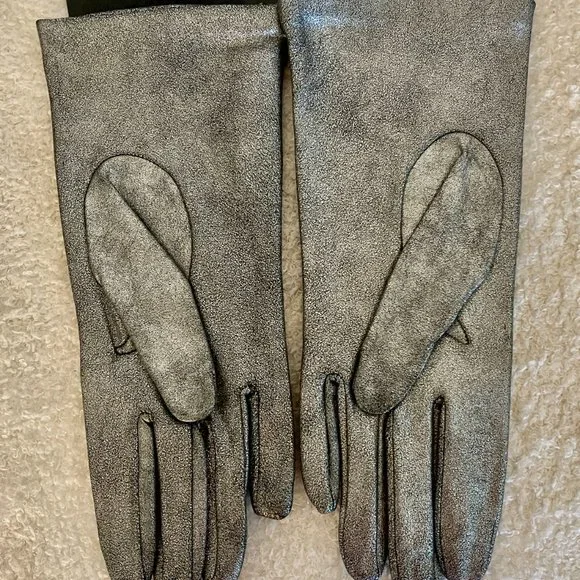NWT CARLO PAZOLINI leather silver gloves with silk lining - Picture 4 of 10